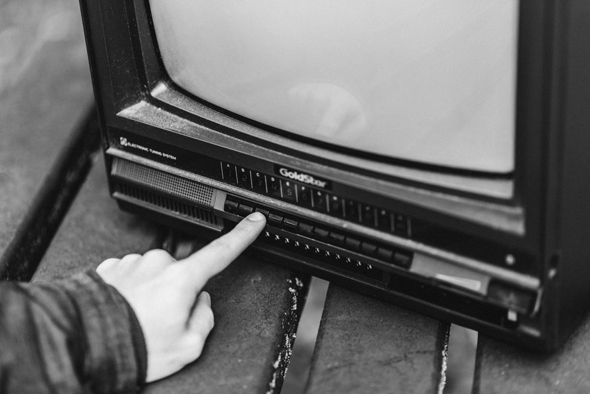 domina las finanzas de los medios públicos